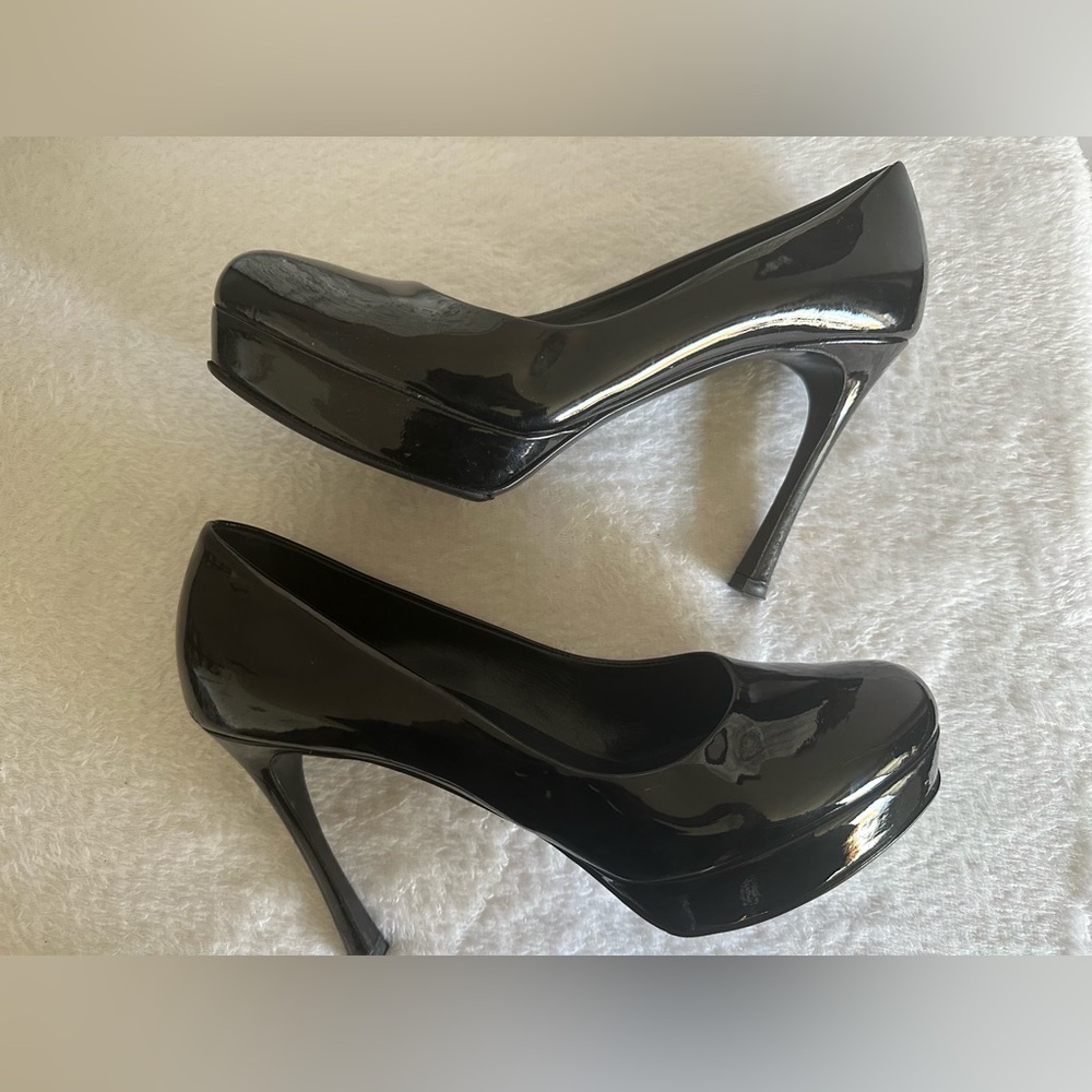 Yves Saint Laurent Shiny Black Heels - Picture 7 of 13